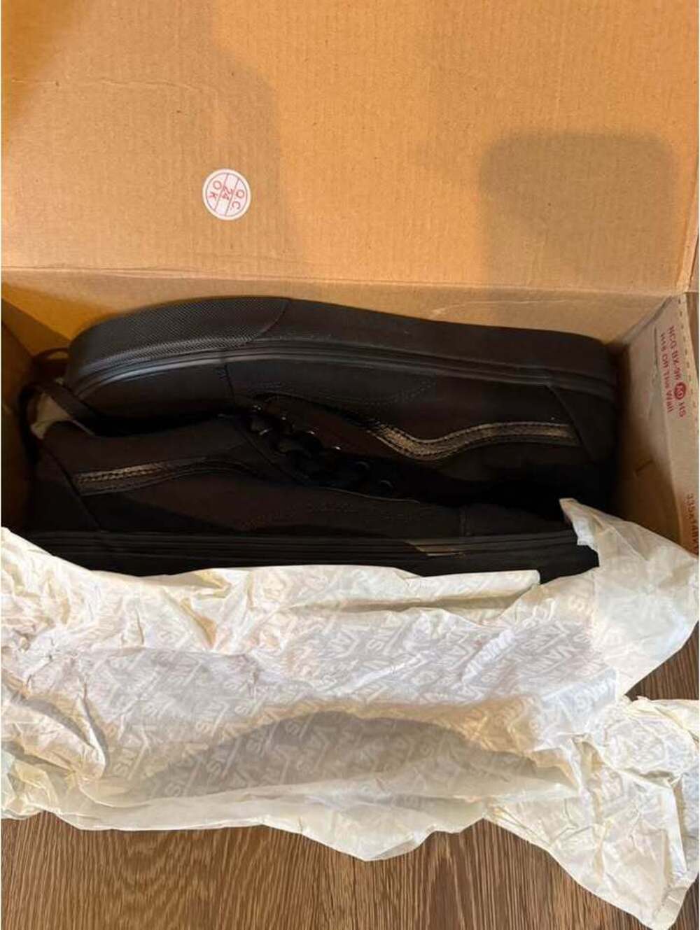 Vans Old Skool Black Sneakers - Mens 10/Womens 11 - Picture 4 of 5